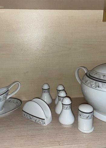 Gri Desenli Beyaz Sofra Takımı - Görsel 6