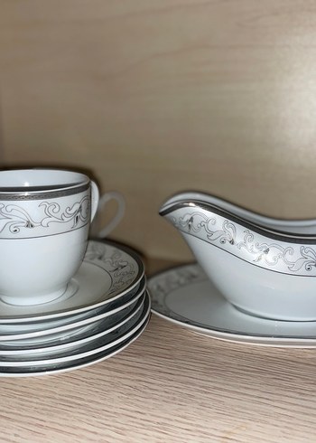 Gri Desenli Beyaz Sofra Takımı - Görsel 3