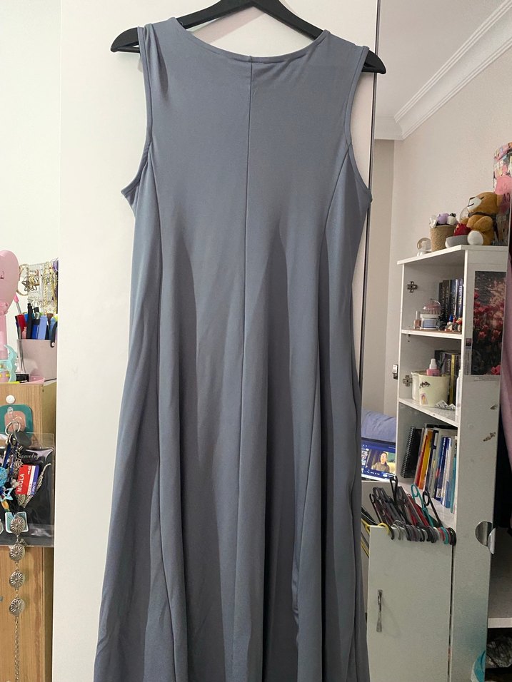 Gri Sıfır Kollu Salaş Elbise - Görsel 4