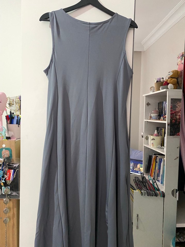 Gri Sıfır Kollu Salaş Elbise - Görsel 3