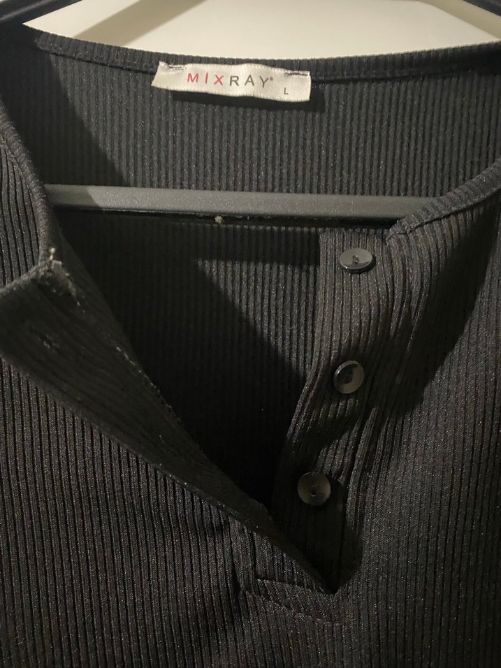 Düğmeli Siyah Kadın Tişört - Görsel 3