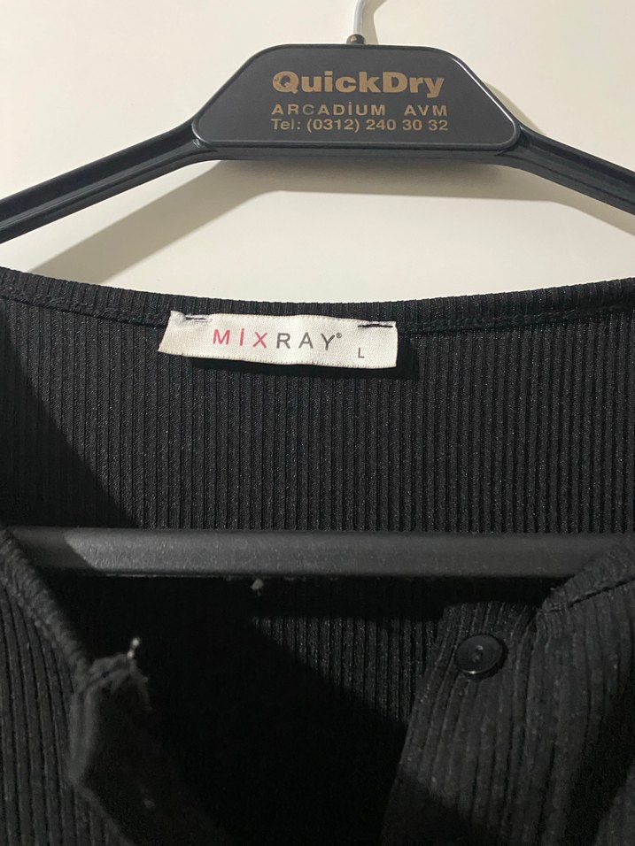 Düğmeli Siyah Kadın Tişört - Görsel 2