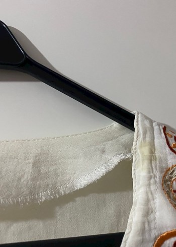 Nakışlı V Yakalı Beyaz Bohem Kadın Bluz - Görsel 3