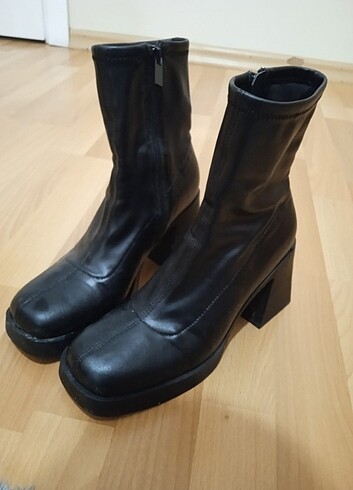 37 Beden Stradivarius bot