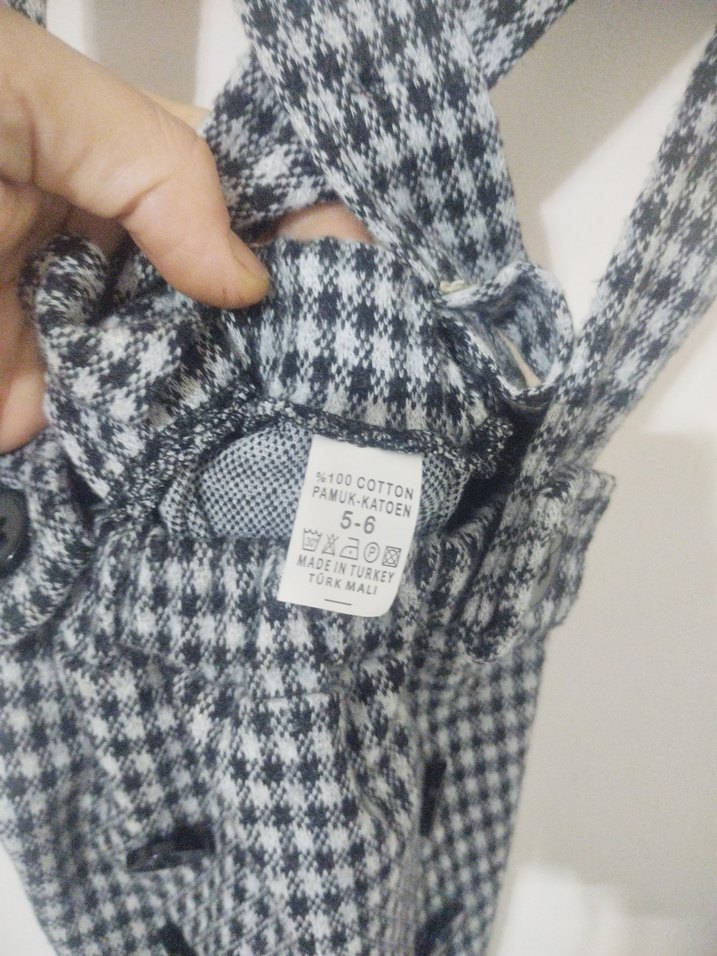 Kızlar için Düğmeli Gri Kareli Askılı Elbise - Görsel 2