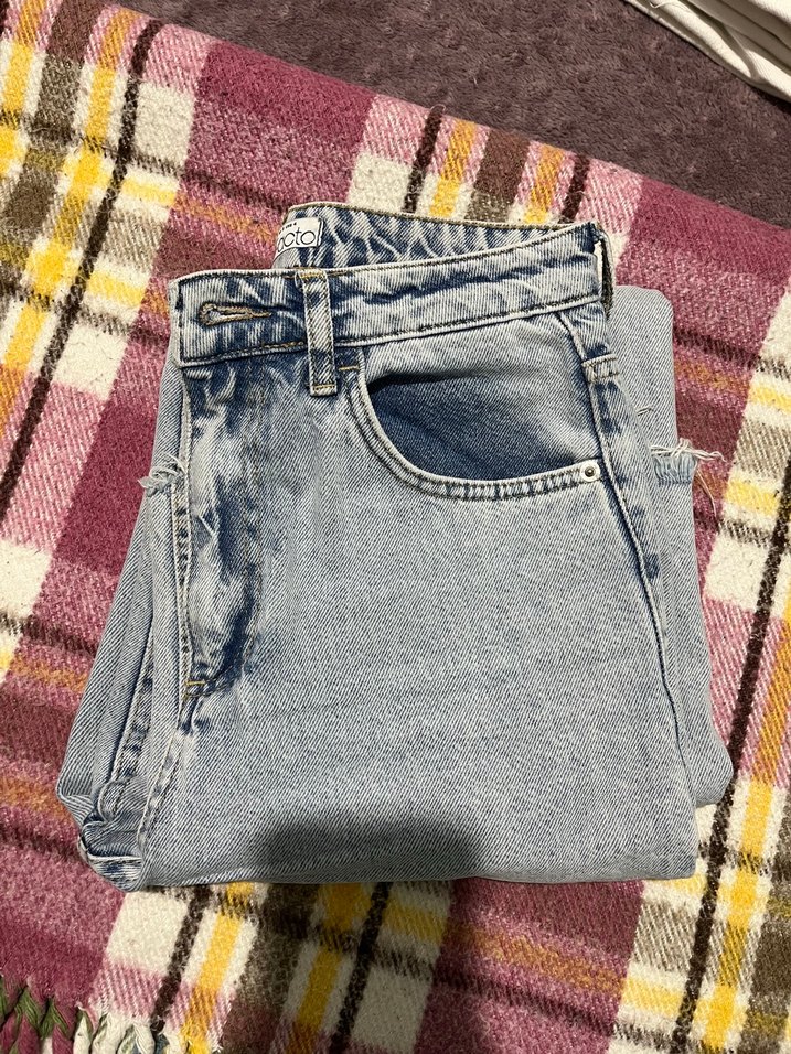 Açık Mavi Yıkamalı Rahat Denim Jean — görsel 2/6