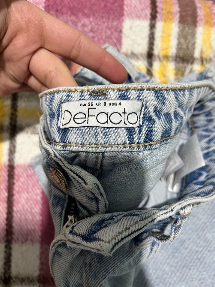 Açık Mavi Yıkamalı Rahat Denim Jean — görsel 3/6