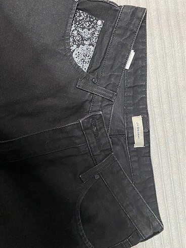 40 Beden siyah Renk a kesin pantalon