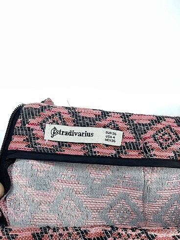 36 Beden çeşitli Renk Stradivarius Mini Elbise %70 İndirimli.