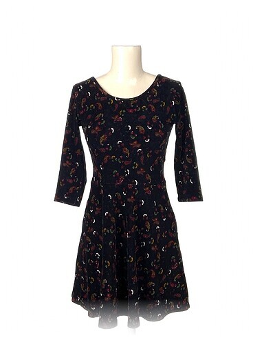PreLoved Kısa Elbise %70 İndirimli.