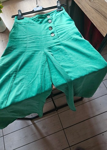 26 Beden yeşil Renk Düğmeli Yeşil Midi Bol Pantolon