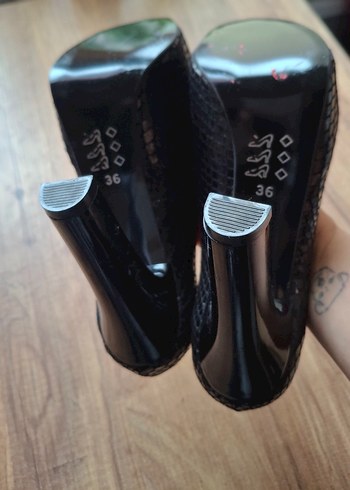 Siyah Yılan Desenli Platform Topuklu Kadın Ayakkabı - Görsel 2