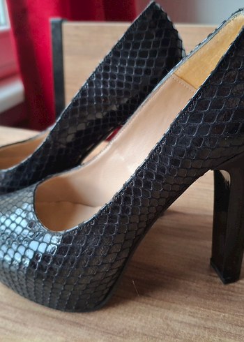 Siyah Yılan Desenli Platform Topuklu Kadın Ayakkabı - Görsel 3