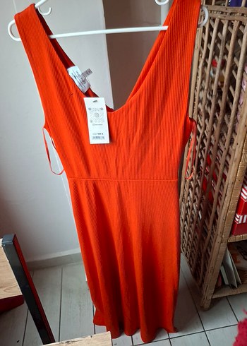 Kırmızı Drapeli V Yaka Uzun Elbise - Görsel 3