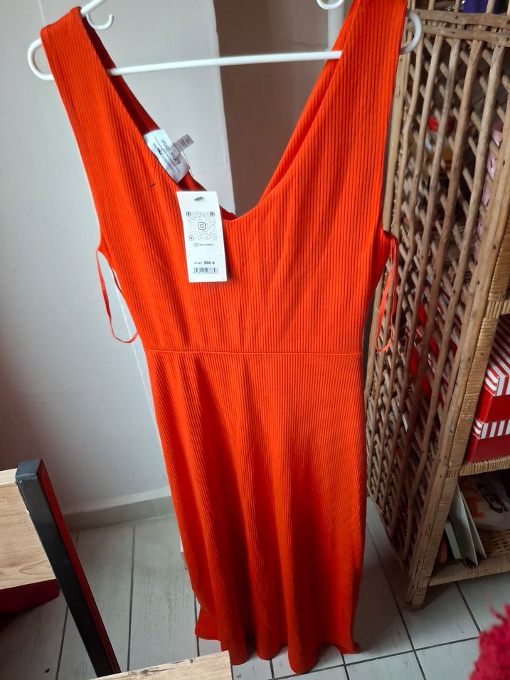 Kırmızı Drapeli V Yaka Uzun Elbise - Görsel 3