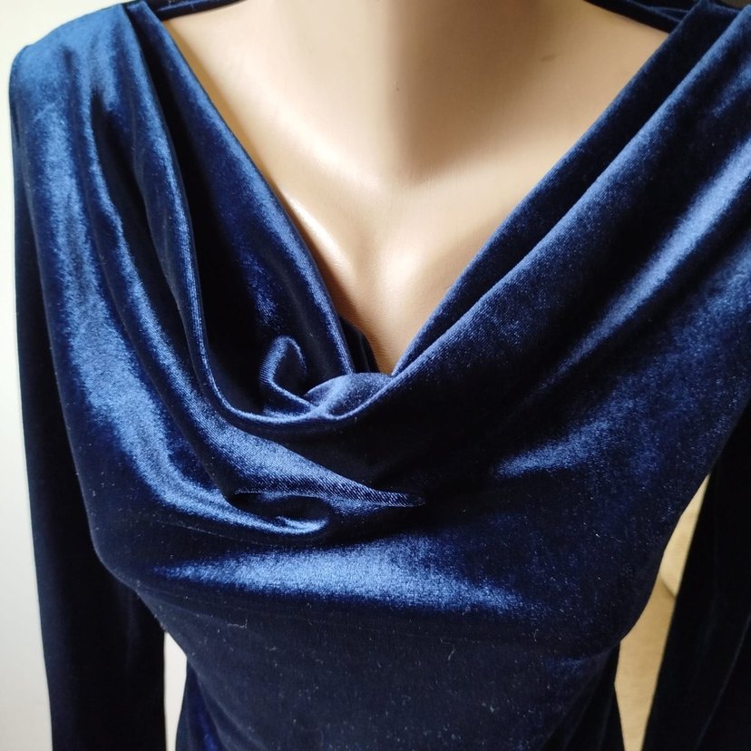 Lacivert degaje yaka bluz - Görsel 4