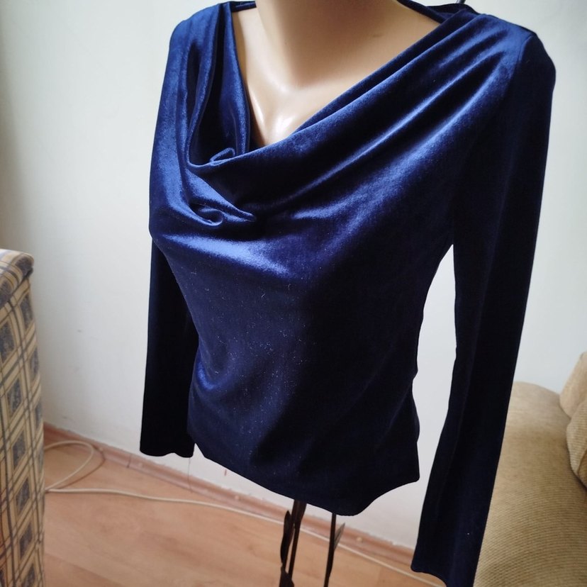 Lacivert degaje yaka bluz - Görsel 2