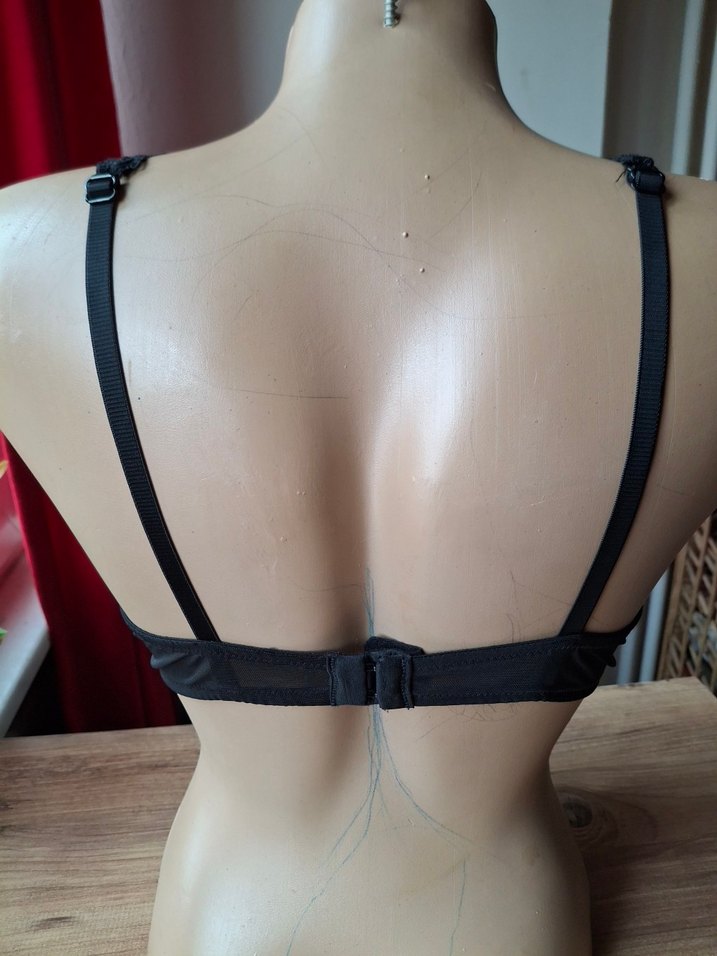 Dantel Detaylı Siyah Gotik Sütyen - Görsel 3