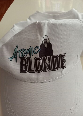  Beden Atomic blonde film şapka