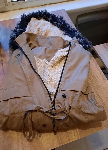 Bej rengi içi tüylü parka - Görsel 7