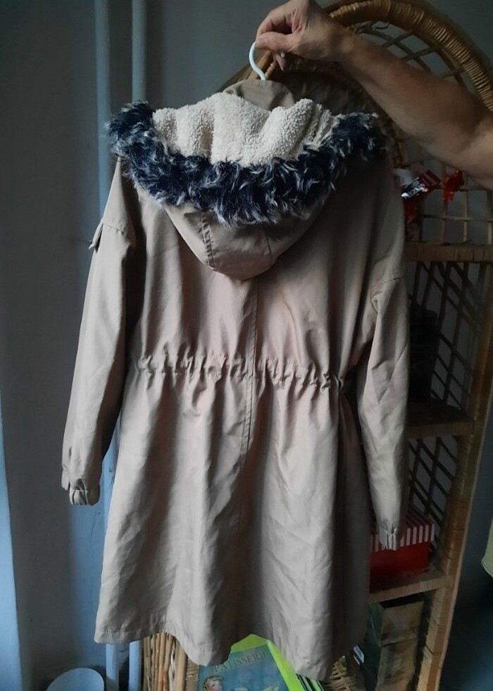 Bej rengi içi tüylü parka - Görsel 3