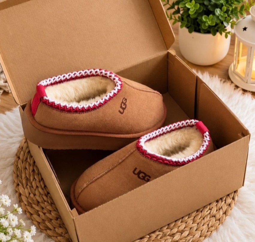 UGG Kahverengi Süet Ev Terliği — görsel 2/4