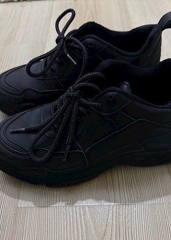 Siyah Bağcıklı Kadın Spor Ayakkabı - Görsel 3