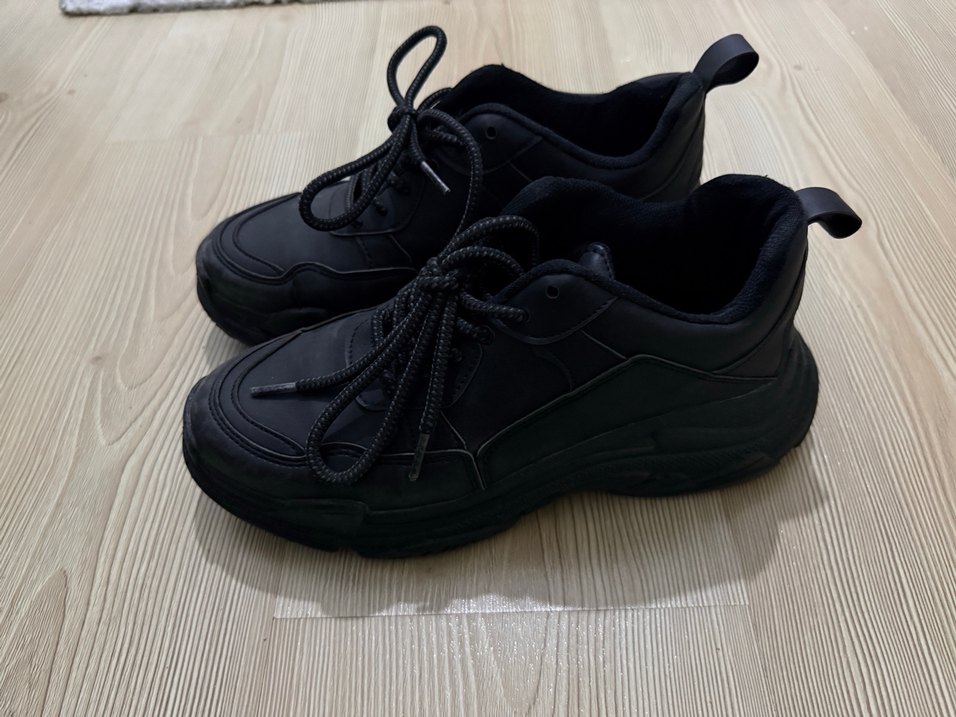 Siyah Bağcıklı Kadın Spor Ayakkabı - Görsel 3