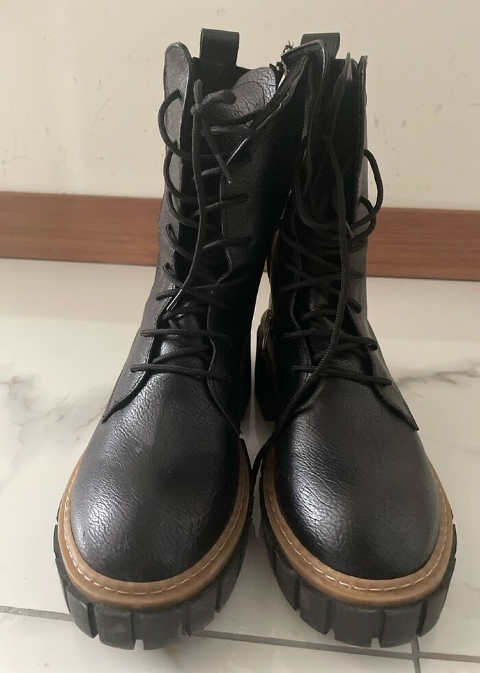 Siyah bot - Görsel 4