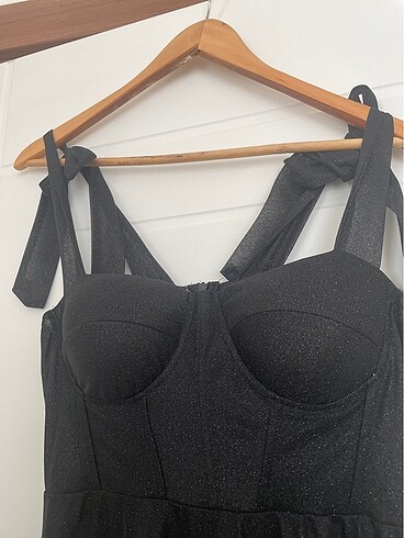 Işıltılı siyah elbise - Görsel 5