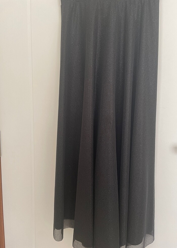 Işıltılı siyah elbise - Görsel 4