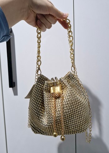 Zincir Detaylı Parlak Gold Kadın Çanta - Görsel 2