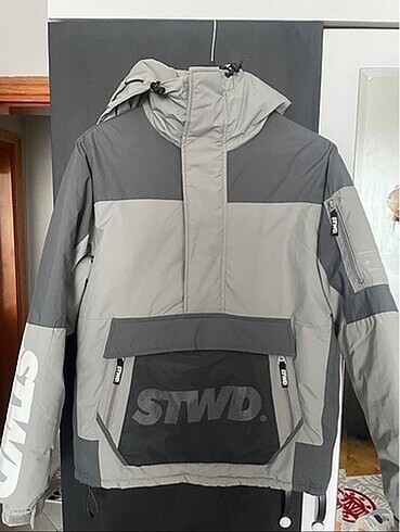 Stwd pull and bear kanguru mont