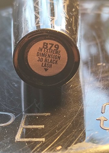 Parlak Siyah MAC Maskara - Görsel 6