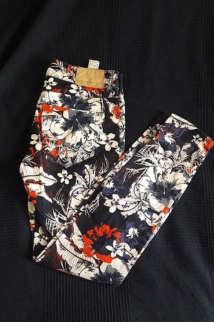 zara çiçekli pant