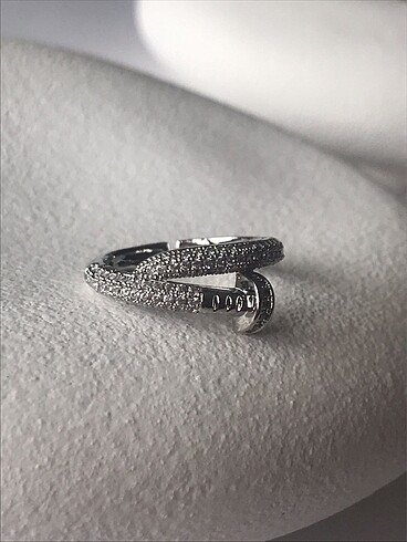 Cartier Model Taşlı Çivi Yüzük