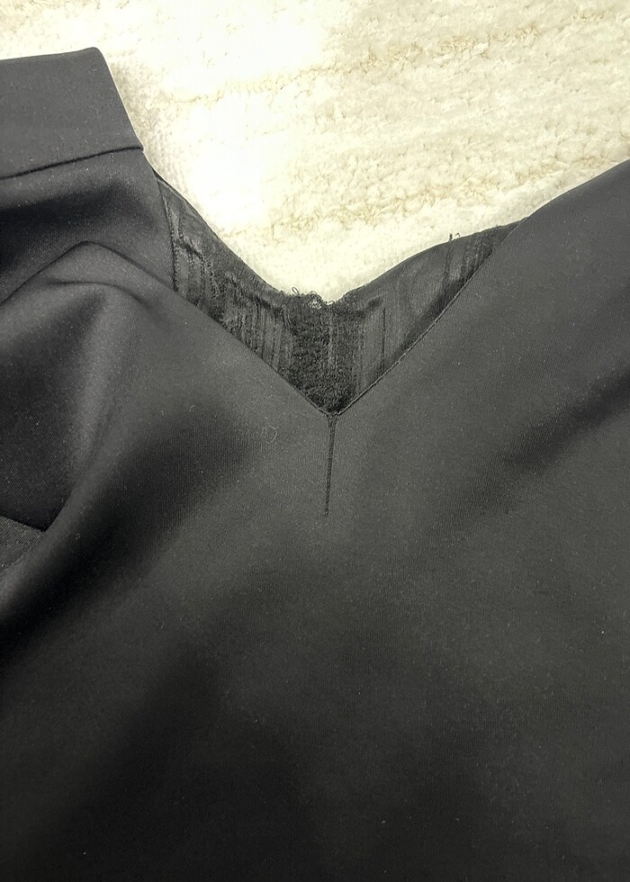 Siyah elbise hafif deformesi var - Görsel 4