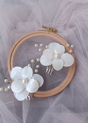 İnci Detaylı Beyaz Çiçekli Saç Aksesuarı - Görsel 3
