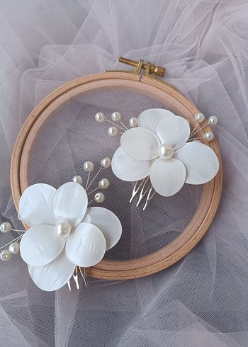 İnci Detaylı Beyaz Çiçekli Saç Aksesuarı - Görsel 2