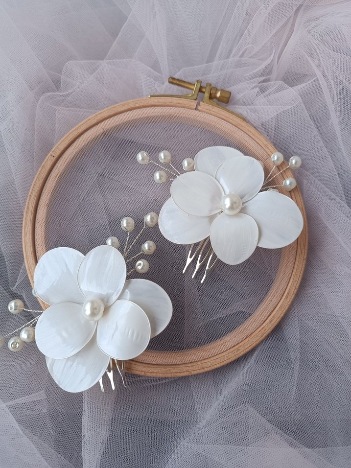 İnci Detaylı Beyaz Çiçekli Saç Aksesuarı - Görsel 2