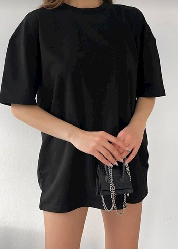 Zincir Detaylı Siyah Oversize Tişört
