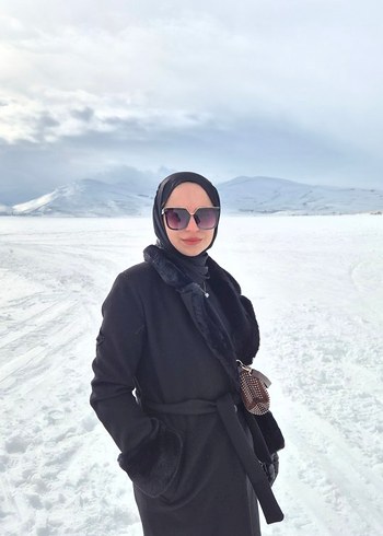 Kürklü Yaka Siyah Kaban - Görsel 4