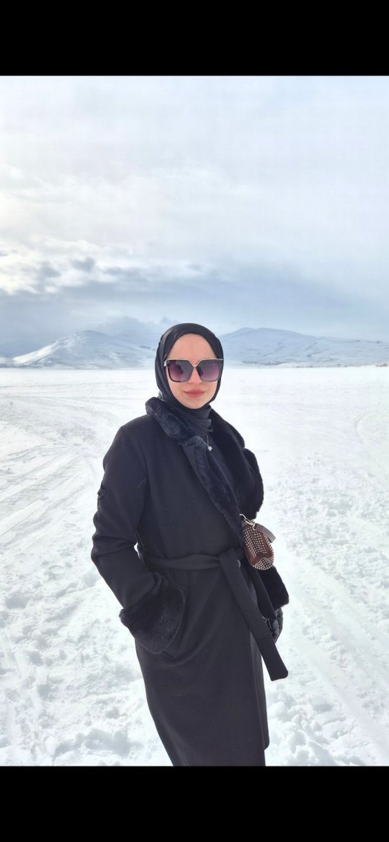 Kürklü Yaka Siyah Kaban - Görsel 4