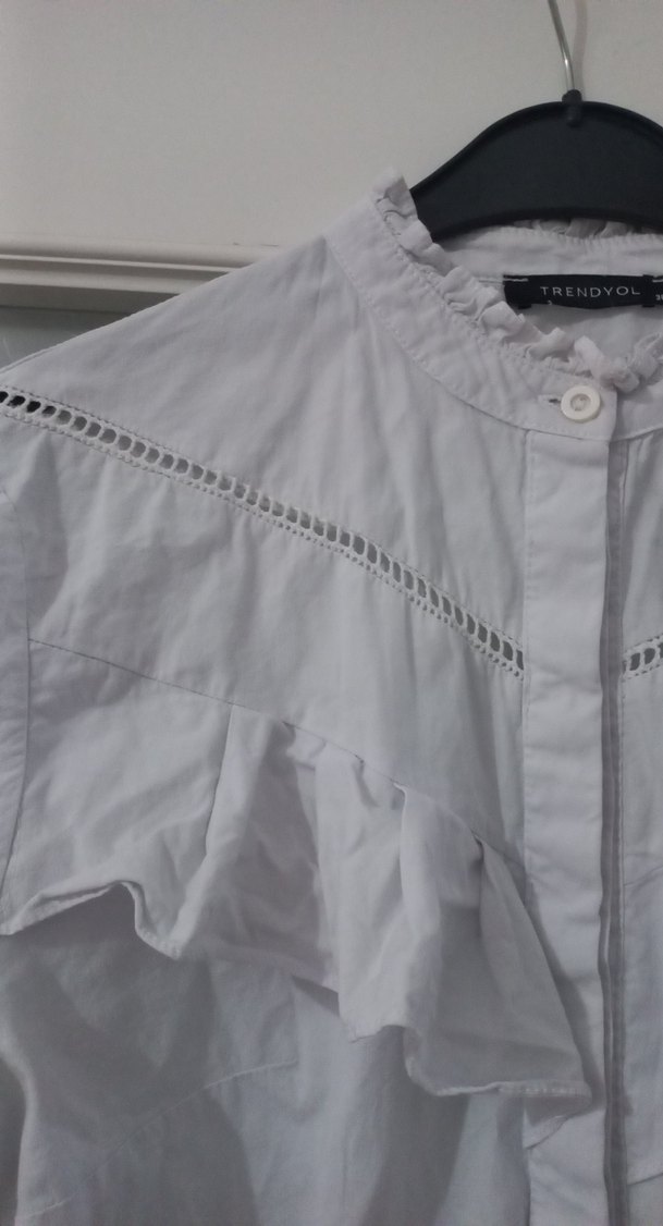 Fırfırlı Beyaz Keten Kadın Gömlek - Görsel 3