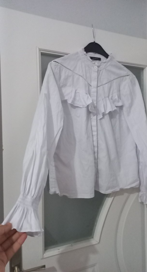 Fırfırlı Beyaz Keten Kadın Gömlek - Görsel 4