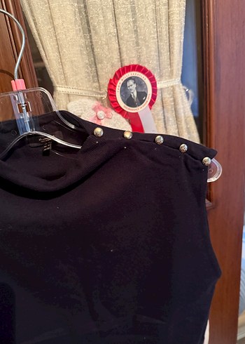 Massimo dutti Siyah Boğazlı Kolsuz Crop Top - Görsel 3