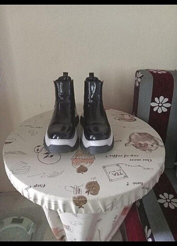 Diğer Kalın taban ayakta çok ha duruyor