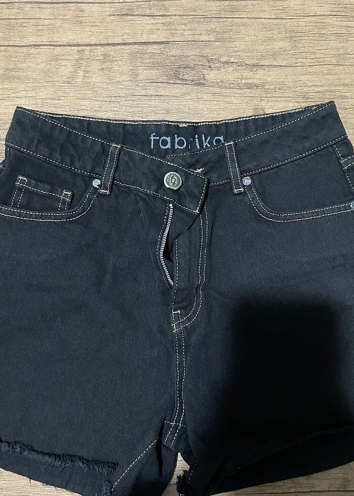 Fabrika marka siyah kot şort - Görsel 2