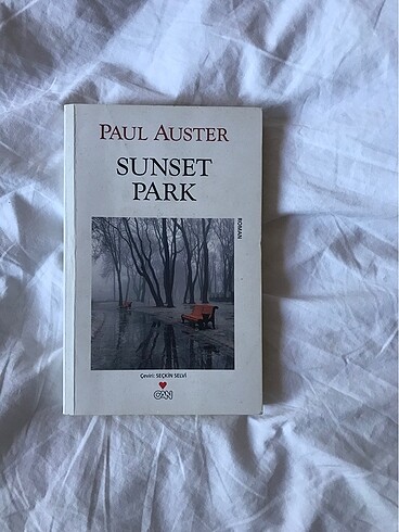 Sunset Park Kitap