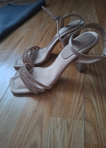 İnce Topuklu Ayakkabı - Görsel 5